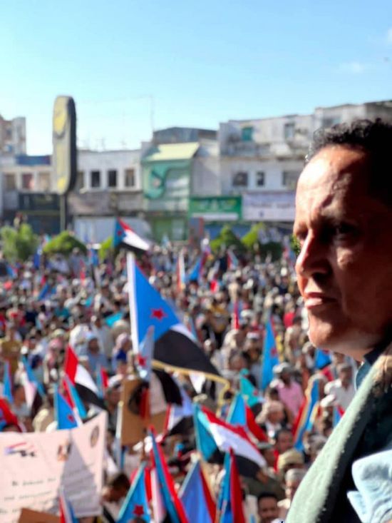 أمين "الانتقالي": الأوامر القهرية لن تُرهبنا أو تزعزع ثباتنا