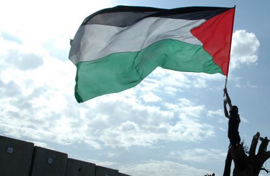 الشرطة الفرنسية: اعتقال 6 أشخاص بعد رفع علم فلسطين على برج إيفل