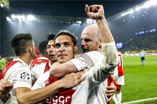 نيميخن يبلغ دوري الأبطال وأياكس يخوض ملحقا للتأهل لدوري المؤتمر