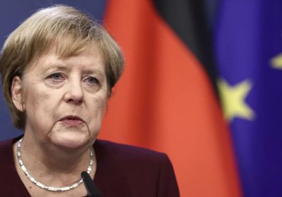 ميركل تدعو السياسيين الأوروبيين لإجراء محادثات مع روسيا