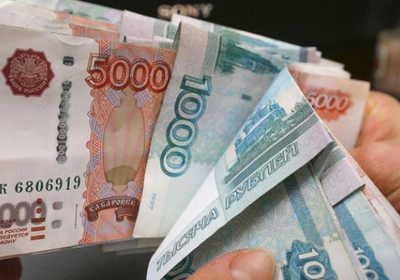 الروبل يتصدر أفضل العملات العالمية أداءً بفضل عوائد النفط