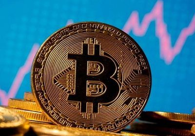 العملات المشفرة تنتعش والبيتكوين تعود فوق 77 ألف دولار