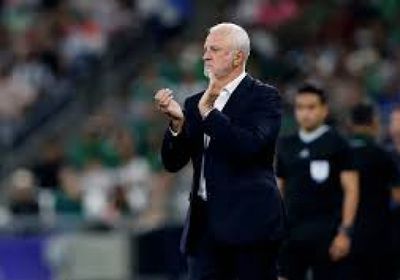 أرنولد يعول على أصحاب الخبرة في تشكيلة العراق المبدئية لكأس العالم