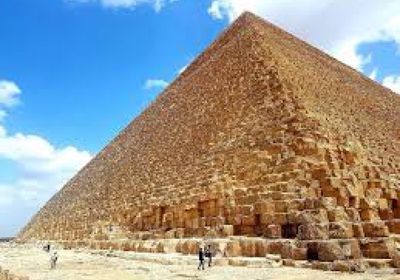 الهرم الأكبر بالجيزة مبني بتصميم مقاوم للزلازل