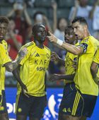 نجم النصر يتوج بجائزة أفضل لاعب في الدوري السعودي