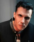 أمير عيد يثير التفاعل برسالة من برلين