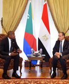 وزير الخارجية المصري يبحث نظيره القُمري سبل تعزيز العلاقات الثنائية