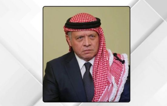 هاتفياً.. عاهل الأردن والرئيس الفرنسي يبحثان المستجدات الإقليمية