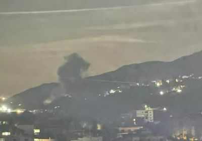 مقتل وإصابة 20 شخصاً جراء غارة إسرائيلية على بلدة جنوبي لبنان