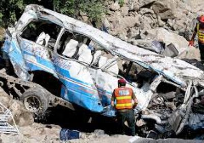 17 قتيلًا و10 جرحى بحادث حافلة في باكستان