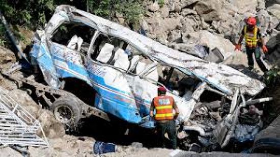 17 قتيلًا و10 جرحى بحادث حافلة في باكستان
