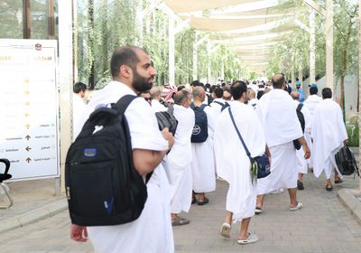 حجاج الإمارات يقفون على صعيد عرفات لأداء ركن الحج الأعظم