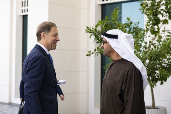 محمد بن زايد يستقبل النائب الأول لرئيس مجلس الوزراء الروسي