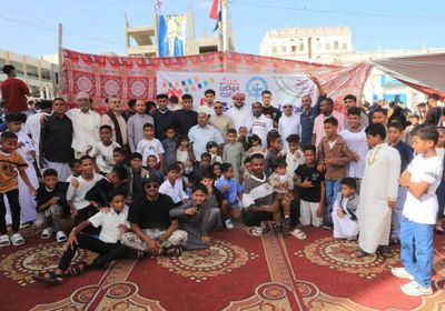 رئيس انتقالي حضرموت يدشن مهرجانات ترفيهيا عقب صلاة العيد