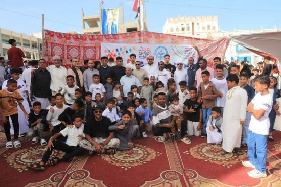 رئيس انتقالي حضرموت يدشن مهرجانات ترفيهيا عقب صلاة العيد