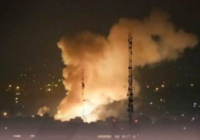 انفجارات قوية تهز بندر بن عباس بإيران 
