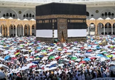 الحجاج المتعجلون يؤدون طواف الوداع