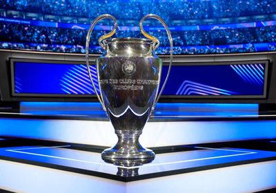 كفاراتسخيليا يفوز بجائزة أفضل لاعب في دوري الأبطال