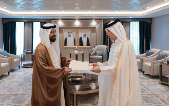 سفير الإمارات يقدّم أوراق اعتماده إلى وزير خارجية قطر