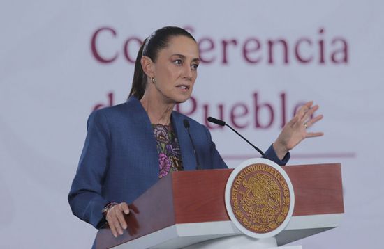 رئيسة المكسيك تستنكر التدخل الأمريكي في شؤون البلاد