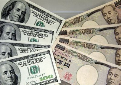 الين يتراجع لأدنى مستوياته مقابل الدولار منذ أبريل