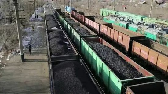كازاخستان توسع شبكة سككها الحديدية لاستيعاب نمو الطلب
