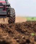 هربرت دايس يؤسس شركة لإنتاج جرارات زراعية كهربائية