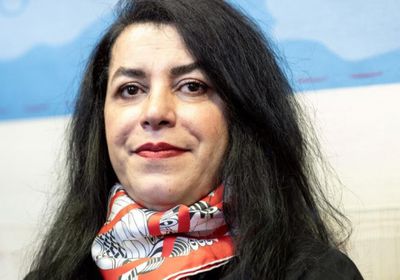 وفاة الفنانة الإيرانية المُعارضة مرجان ساترابي