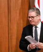 ستارمر بتّهم ماسك بالسعي لإثارة الانقسامات في بريطانيا