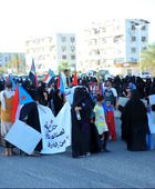 خلال وقفة حاشدة.. نساء عدن يطالبن بإنهاء الأزمات الخدمية والمعيشية