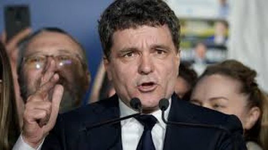 الرئيس الروماني يسمّي مؤيدا لأوروبا رئيسا جديدا للوزراء