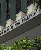 المركزي النيوزيلندي يثبت الفائدة عند 2.25% للمرة الثالثة