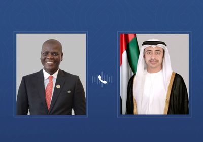 وزير الخارجية الإماراتي يتلقى اتصالاً هاتفياً من نظيره في جنوب أفريقيا