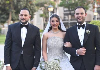 نجوم الفن يتألقون في زفاف ابنة شقيق عماد زيادة عند سفح الأهرامات