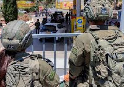 قتيل وخمسة جرحى في هجوم بالرصاص وسط إسرائيل