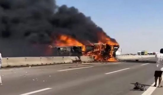 تفاصيل مصرع 21 شخصًا في اصطدام حافلة وشاحنة بجنوب العراق