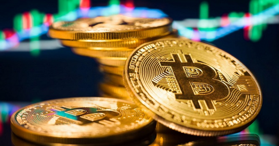 صعود العملات المشفرة وبيتكوين فوق مستوى 63 ألف دولار