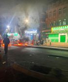 تواصل الاحتجاجات الشعبية في ديس المكلا لغياب الخدمات الأساسية