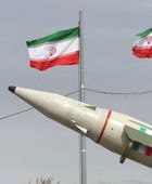 إيران تطلق صواريخ باتجاه أهداف أمريكية