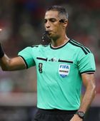 أمين عمر يخطف الأنظار في مونديال 2026.. إشادات واسعة بأداء التحكيم المصري
