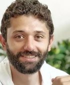 بعد إعلان انفصاله.. كريم محمود عبدالعزيز يظهر مع ابنتيه في مناسبة مؤثرة