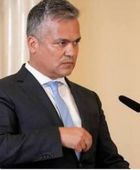 الرئيس الروماني يكلف رئيس وزراء جديد تشكيل الحكومة