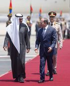 رئيس الإمارات يبحث مع نظيره المصري التطورات الإقليمية