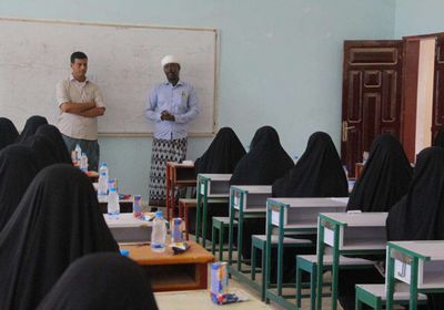 انتقالي المهرة يتفقد سير امتحانات الثانوية في حصوين