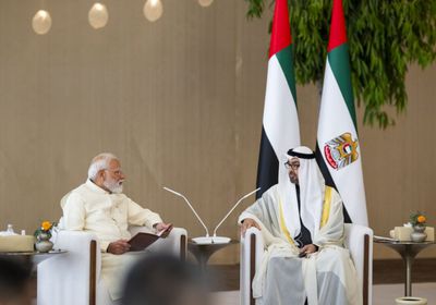 رئيس الإمارات ومودي يبحثان تعزيز التعاون بين البلدين