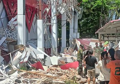 مقتل شخص بإندونيسيا في زلزال بقوة 7 درجات