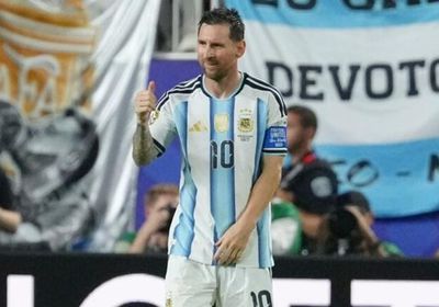 ميسي يدخل تاريخ المونديال من أوسع أبوابه.. أول هاتريك في كأس العالم بعمر قياسي
