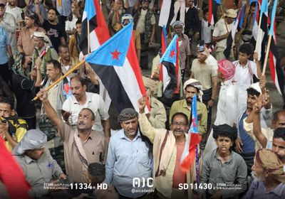أبناء شبوة يصلون ساحة العروض بعدن استعدادًا لمليونية رفض الوصاية