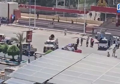 تجدد إطلاق النار بشكل عشوائي في ساحة العروض لإيقاف زحف المواطنين