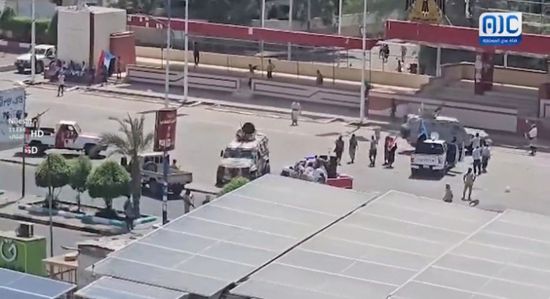 تجدد إطلاق النار بشكل عشوائي في ساحة العروض لإيقاف زحف المواطنين